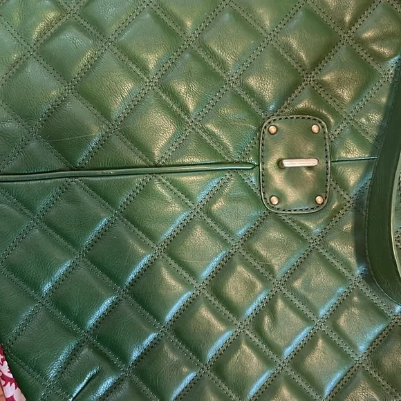 J. Crew🌹VINTAGE ‘08’ large Quincy green quilted - Picture 8 of 9